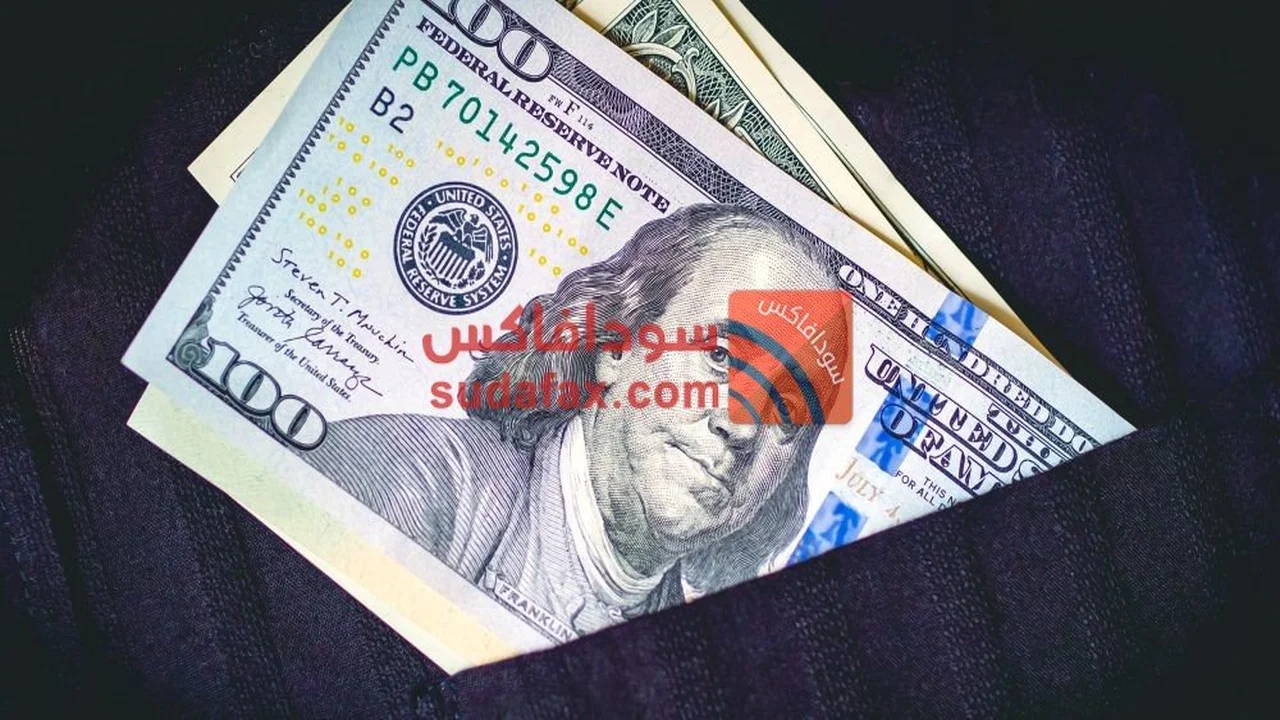 استمرار ارتفاع سعر الدولار يضع ضغوطاً إضافية على قيمة الجنيه المصري